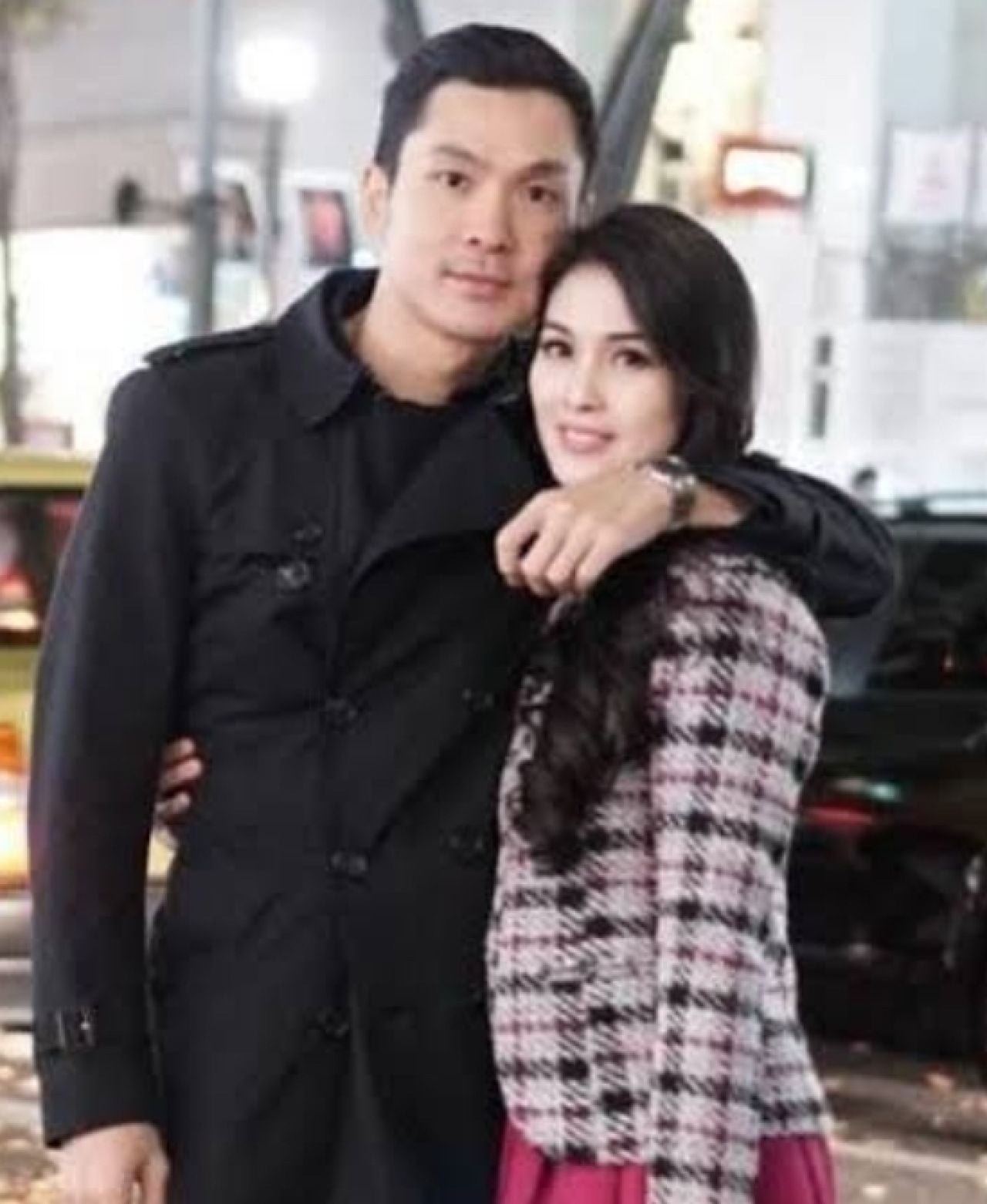 Harvey dan Sandra Dewi. 