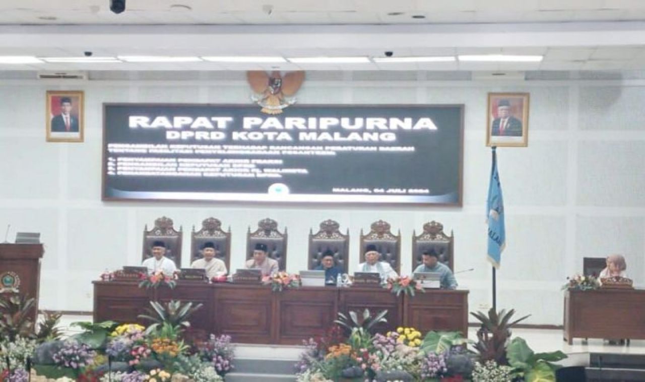 Rapat paripurna DPRD Kota Malang.