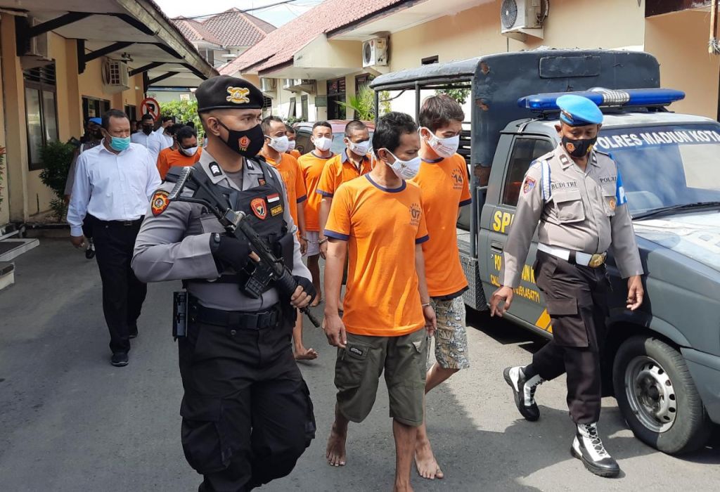 15 tersangka budak narkoba diamankan, 7 diantaranya berstatus napi Lapas Pemuda Madiun.