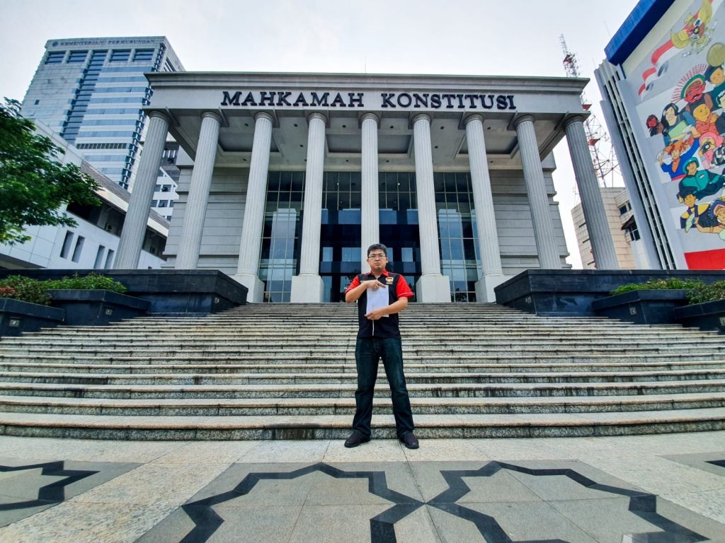LQ Indonesia Law Firm Uji Materi KUHAP ke MK
