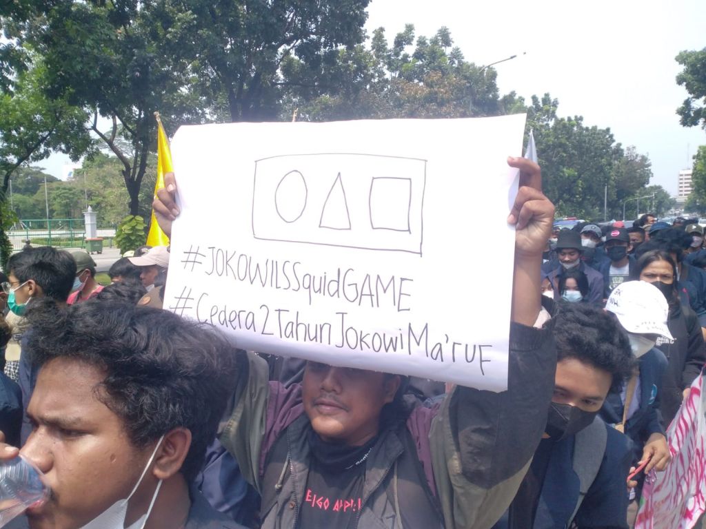 Aksi mahasiswa di kawasan Patung Kuda, Jakarta Pusat, Kamis (21/10/2021).