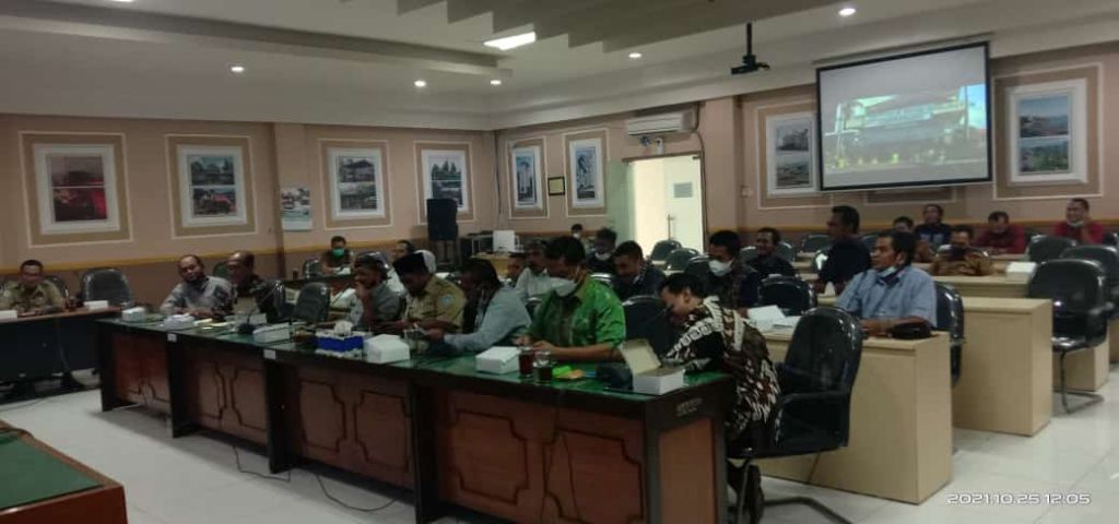 Foto audensi mantan kades dan DPRD di ruang banggar