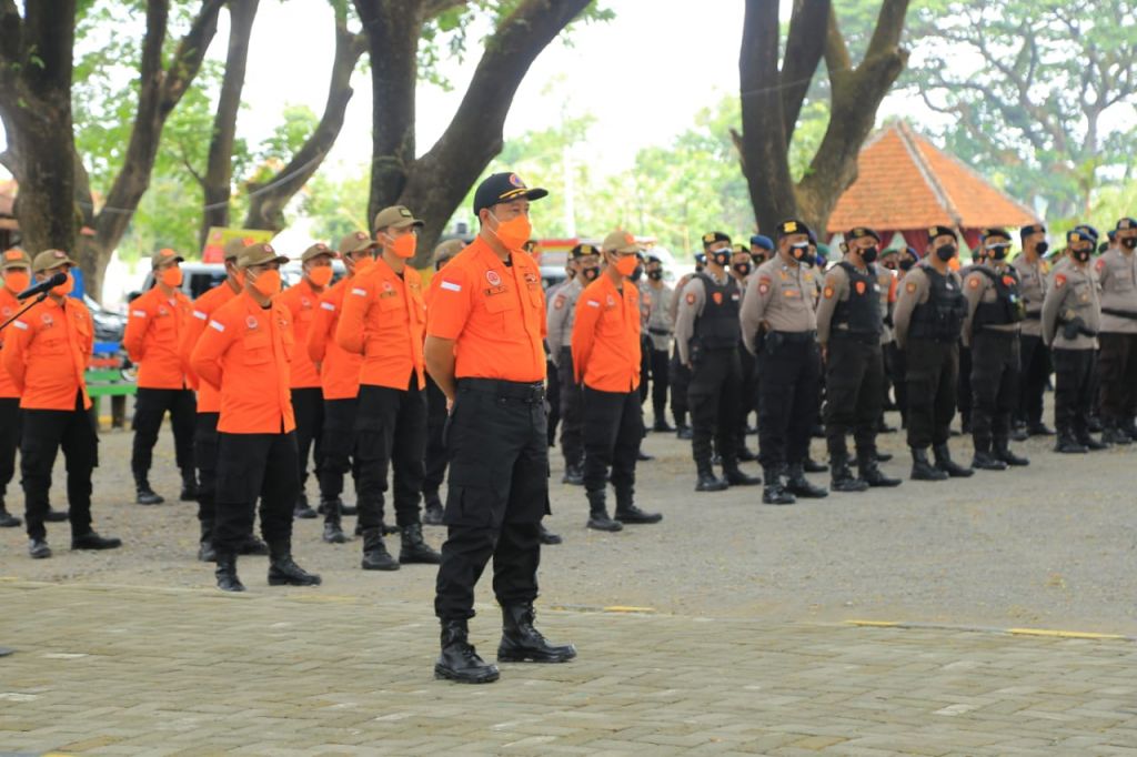 400 lebih personil gabungan dilibatkan dalam apel tersebut.