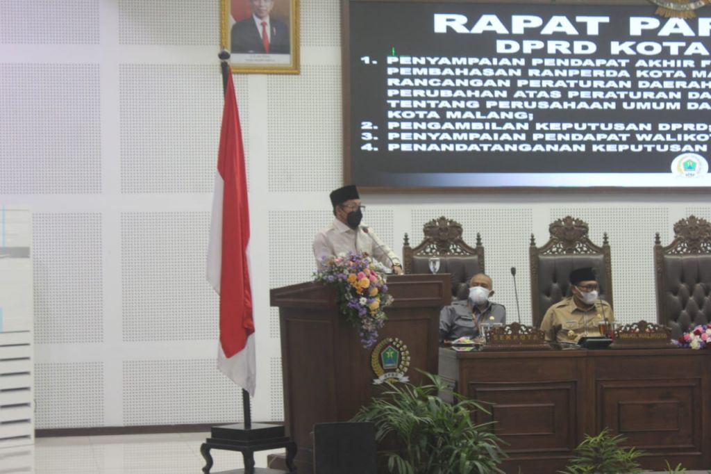 Wali Kota Malang Sutiaji saat menyampaikan pendapat akhir. (Foto: Muhammad)