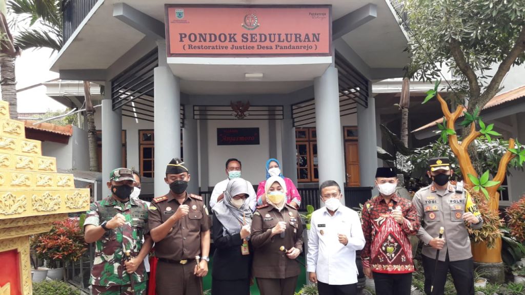 Kajati Jawa Timur Resmikan Rumah Pondok Seduluran di Pandaanrejo