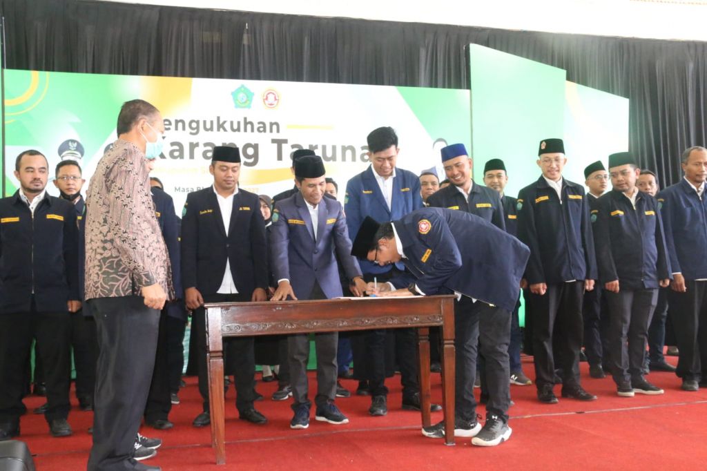 Bupati Sidoarjo Kukuhkan Pengurus Karang Taruna Periode 2022-2027