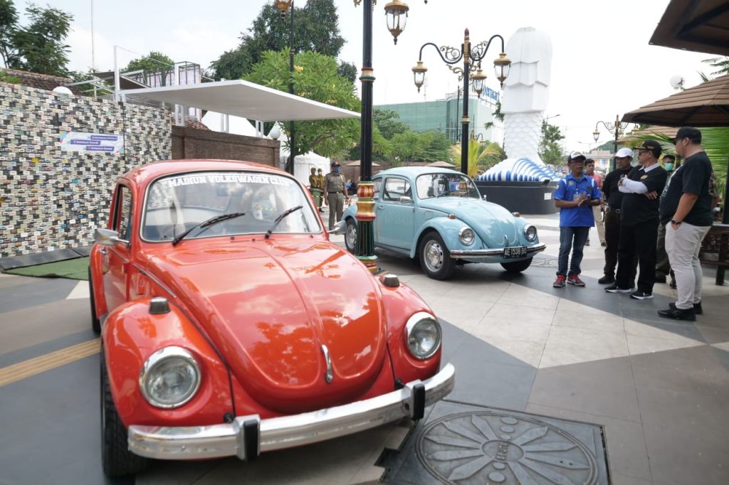 Ratusan VW berbagai jenis terparkir di PSC dan Taman Sumber Wangi.