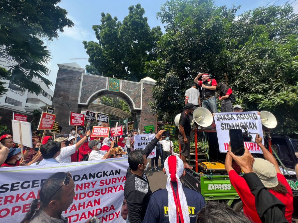 Unjuk rasa di Mabes Polri dan kantor Kejaksaan Agung (Kejagung) RI, Selasa (28/6/2022). 