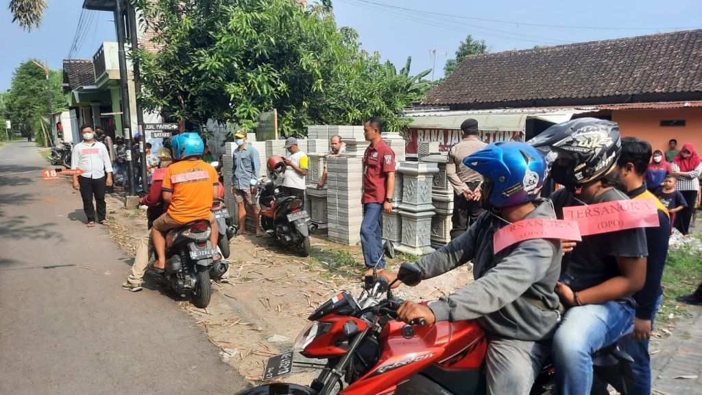 Satreskrim Polres Madiun Kota mengelar rekonstruksi kasus pembuhuhan pensiunan pegawai Radio Republik Indonesia (RRI) Madiun, Selasa (5/7/2022). 