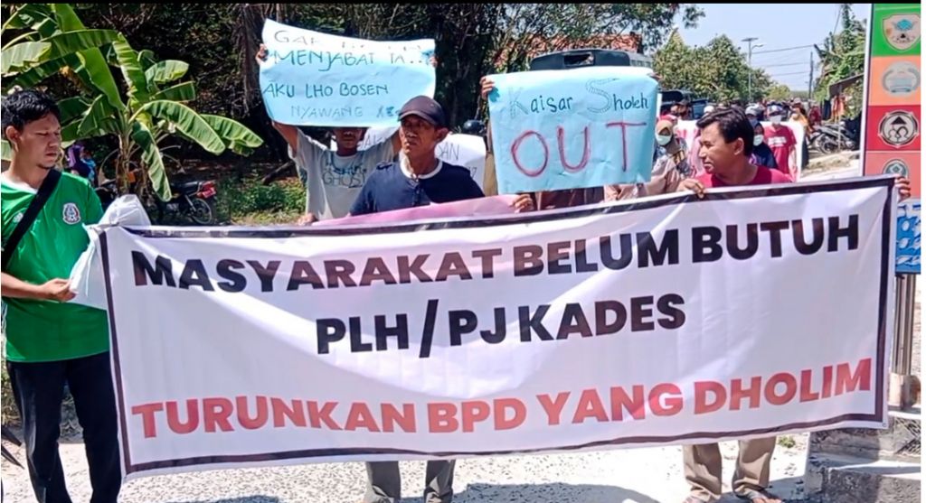 Kepala Desa Kadungrembuk Lamongan Ditahan, Warga Demo Tolak BPD dan PLH
