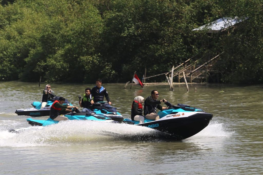 Serunya main Jetski.