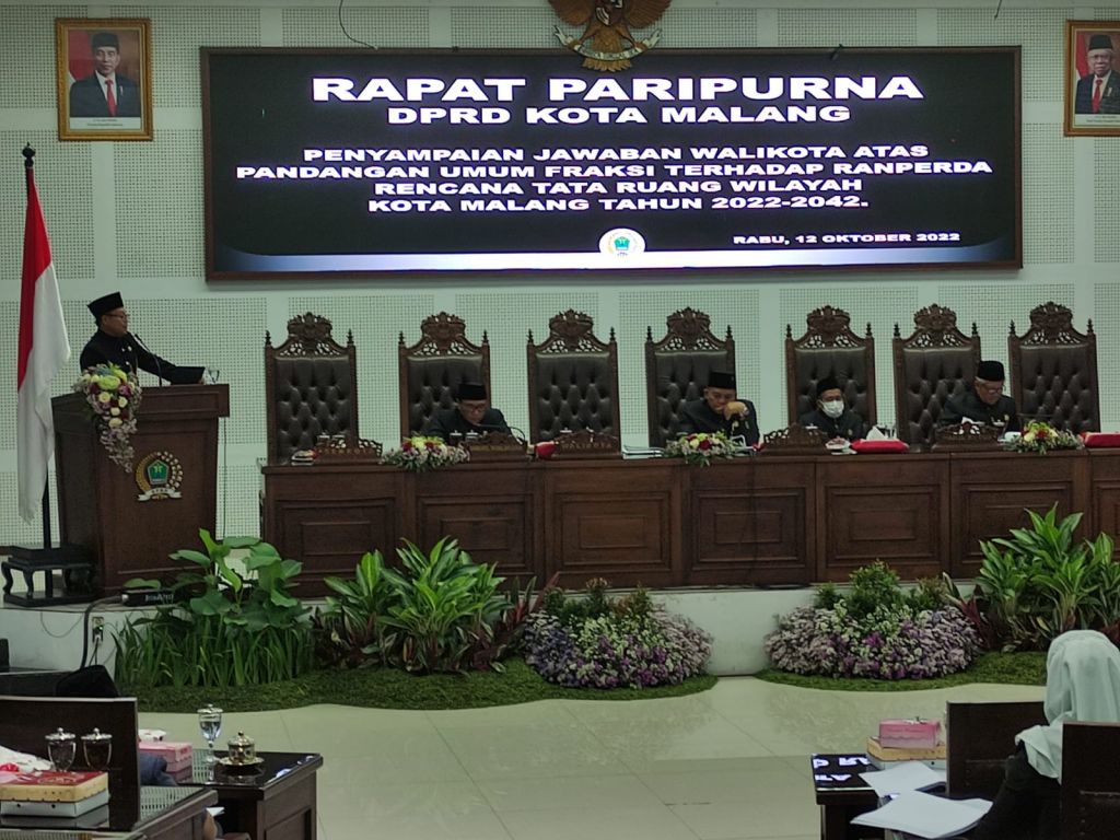 Rapat Paripurna Penyampaian Jawaban Wali Kota Malang. 