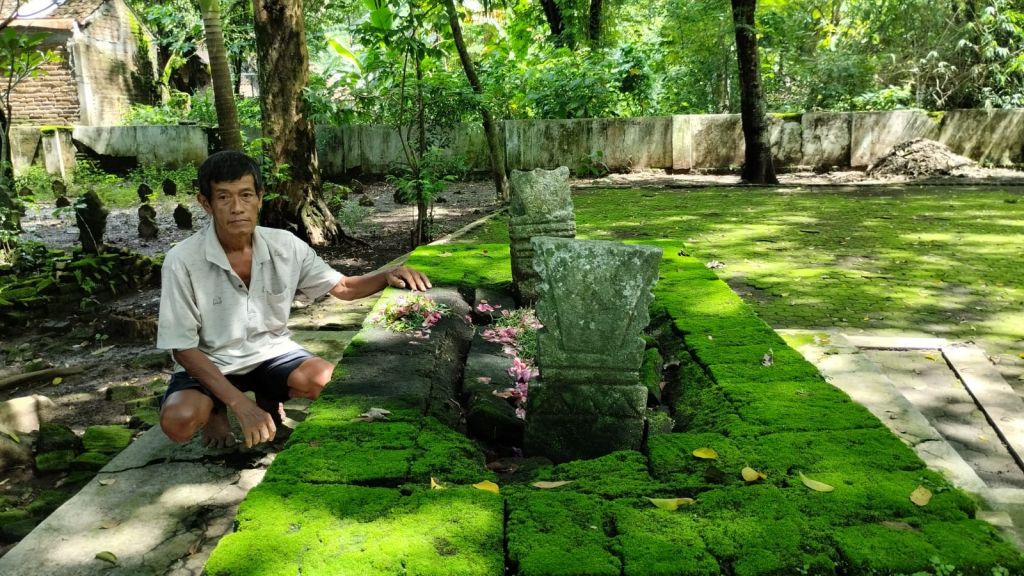 Makam Reksogati merupakan salah satu destinasi wisata religi yang ada di Desa Sidomulyo.