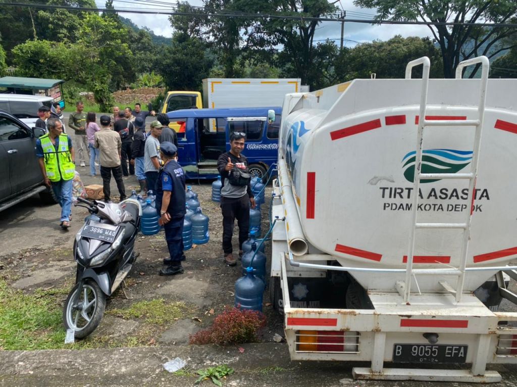 PT Tirta Asasta Depok Berikan Pipa 1000 Meter untuk Kecamatan Pacet