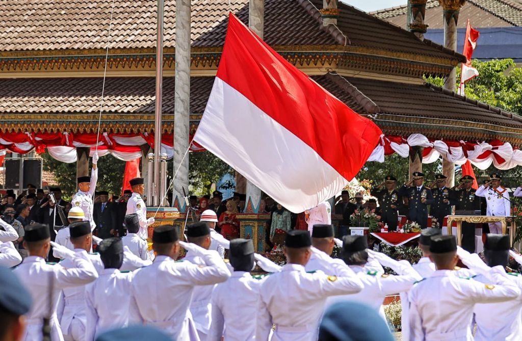 Suasana upacara HUT ke-77 yang digelar Pemkot Madiun.         