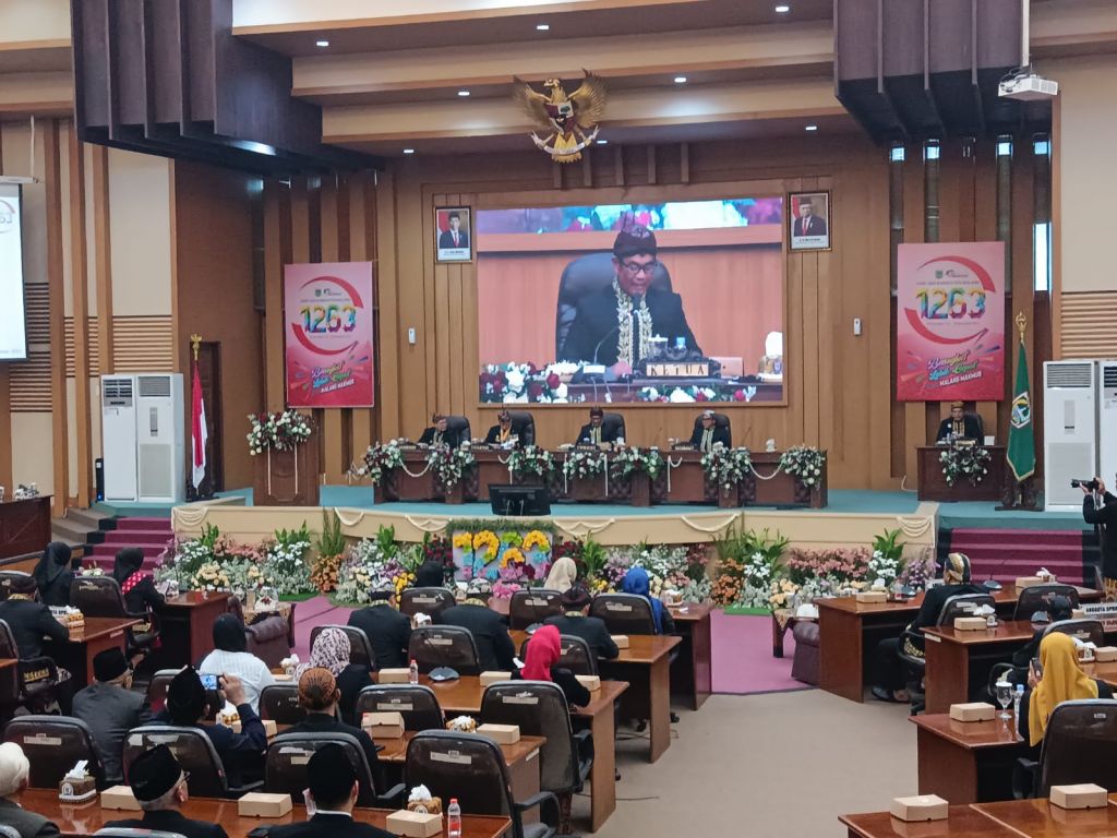 Ketua DPRD Kabupaten Malang, Darmadi saat membuka rapat paripurna. 