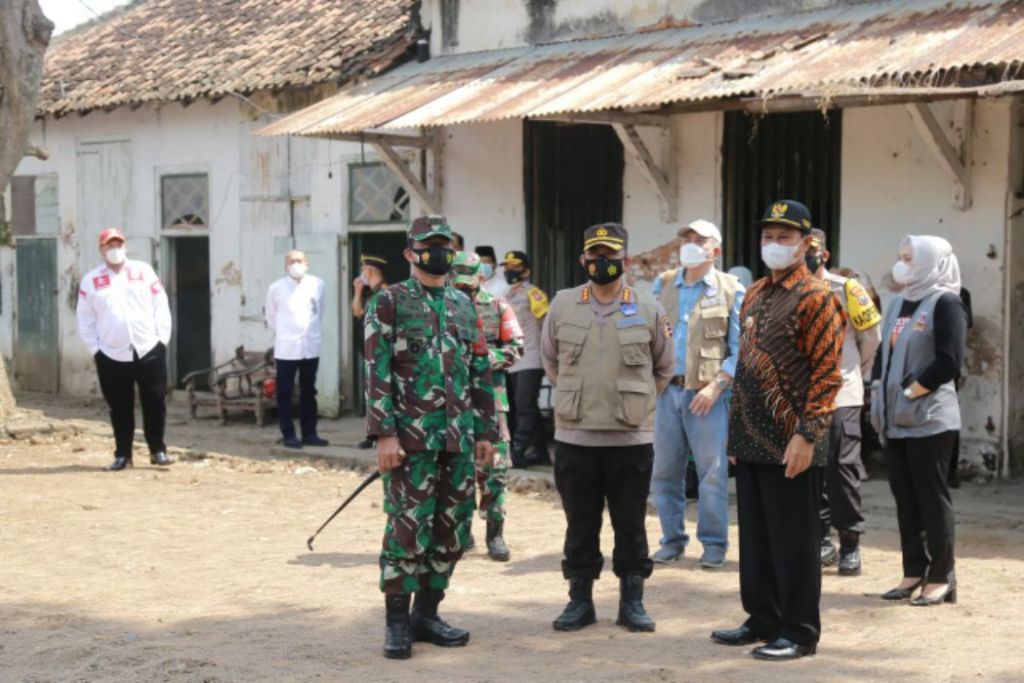 Tim Satgas Penanganan Covid-19 didampingi Walikota Madiun juga meninjau RTM untuk lokasi karantina pemudik.