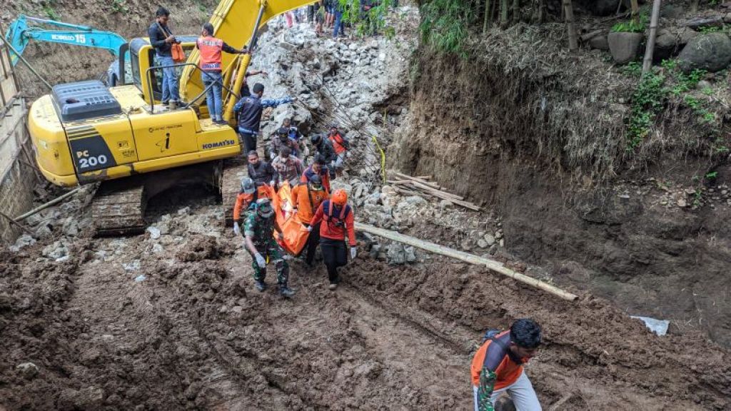 Jenasah Sumali sesaat setelah ditemukan.