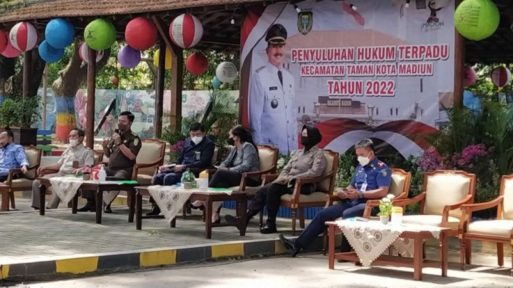Acara Penyuluhan Hukum terpadu di Edu Park Ngrowo Bening, Kota Madiun, Senin (18/4/2022).