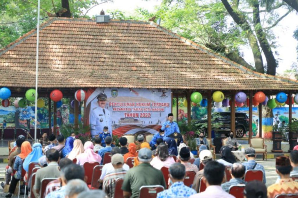 Acara Penyuluhan Hukum terpadu di Edu Park Ngrowo Bening, Kota Madiun, Senin (18/4/2022).