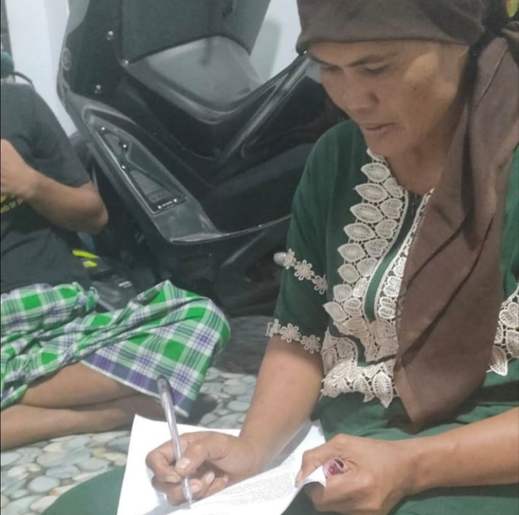 Berharap Keadilan atas Suaminya, Seorang Ibu di Lumajang Kirimkan Surat Terbuka ke Presiden