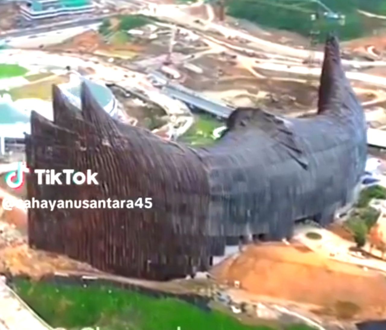 Istana Garuda dilihat dari belakang. Foto: tiktok