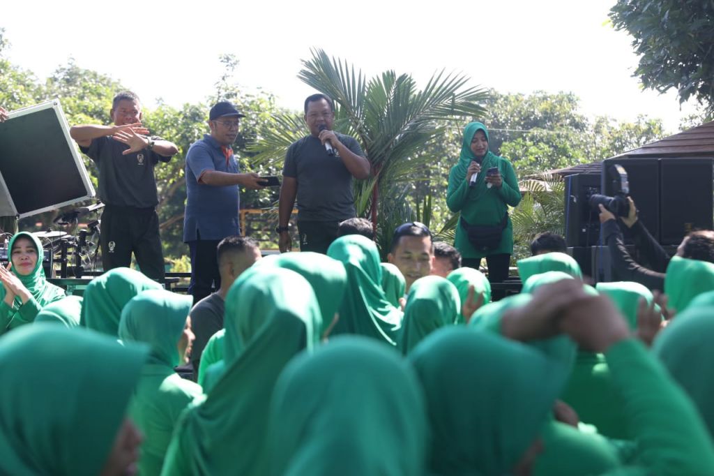 Pangdam V Brawijaya, Mayjen TNI Farid Makruf saat berolahraga di Edu Park Ngrowo Bening Madiun.Foto:Adi