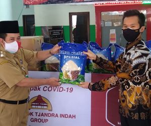 Empat Desa Dapatkan Bantuan Sembako dari Pondok Tjandra Indah Group