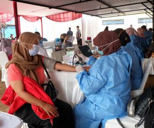 HUT ke- 10, PDAM Tirta Asasta Kota Depok Gelar Vaksinasi Serta Salurkan Sembako