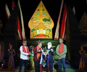 Kejati Jawa Timur Dapatkan Penghargaan di Saat Pagelaran Padhang Mbulan