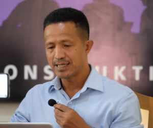 Kaki Wakil Ketua DPRD Depok Naik ke Punggung Sopir, Formappi: Dia Lupa Amanat Rakyat