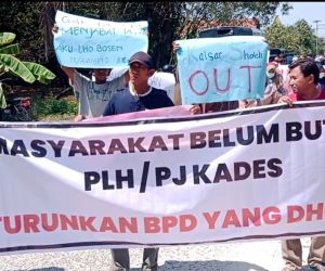 Kepala Desa Kadungrembuk Lamongan Ditahan, Warga Demo Tolak BPD dan PLH