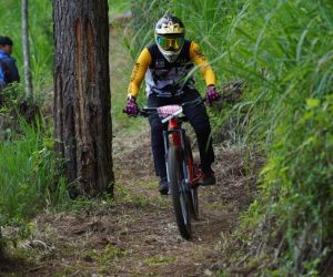 Wali Kota Batu Serahkan Piagam Dan Tutup Kompetisi Balap Sepeda Gunung Panderman