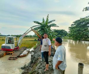 Tinjau Lokasi Tanggul Jebol, DPRD Singgung Pemkab Lamongan