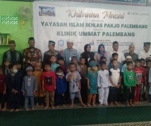 Peduli Masyarakat Kurang Mampu, Yayasan Islam Ikhlas Pakjo Palembang Gelar Khitanan Massal