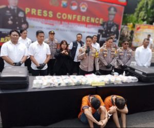 Polrestabes Surabaya Tangkap Dua Pengedar Sabu 24 Kg
