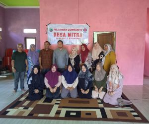 Indocement Tarjun Gelar Pelatihan Batik Sasirangan untuk Warga di Desa Mitra