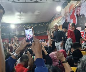 Ribuan Simpatisan Sambut Ganjar di Surabaya