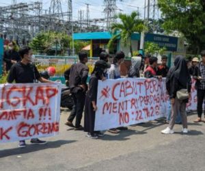 Kunjungan Wapres di Ponorogo Disambut Demo Tuntut Mendag Mundur