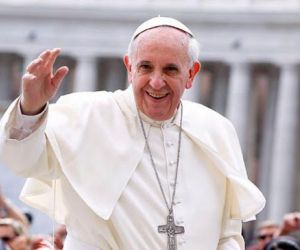 Paus Fransiskus Bantah Tudingan Yahudi Israel Soal Kitab Taurat