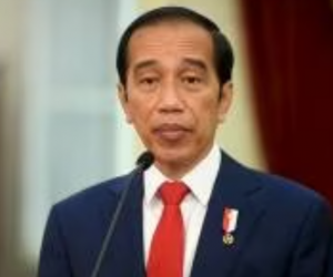 Jokowi di Bawah Lima Tekanan Berat