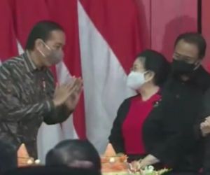 Jokowi 'Mesra' lagi dengan Megawati, Pengamat: Awas Politik Bunglon!