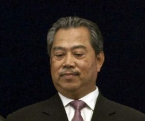 Diduga Terima Suap dari Kontraktor, Eks PM Malaysia Ditangkap