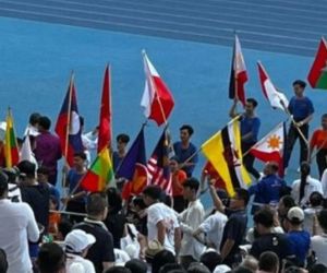 Bendera Indonesia Dikibarkan Terbalik saat Pembukaan SEA Games 2023