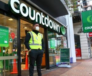 Lelaki Bersenjatakan Pisau Menyerang Supermarket Selandia Baru, Teroris?