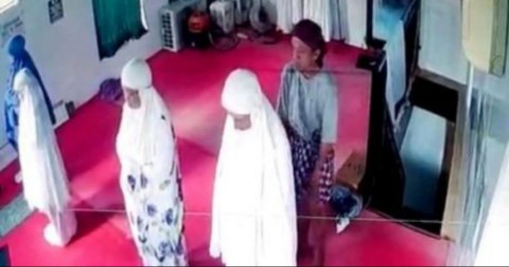 Video viral ukhti. Video Viral fb Terekam CCTV Marbot Pencabulan 14 Anak di Masjid Makassar.