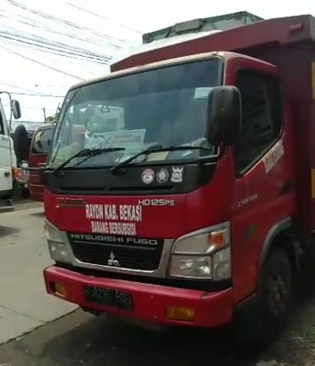 Truk yang melindas korban.