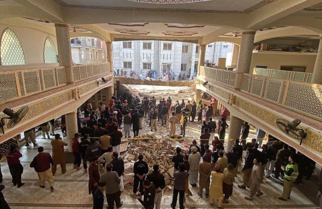 Masjid Pakistan Diserang Bom Bunuh Diri, 32 Jamaah Tewas